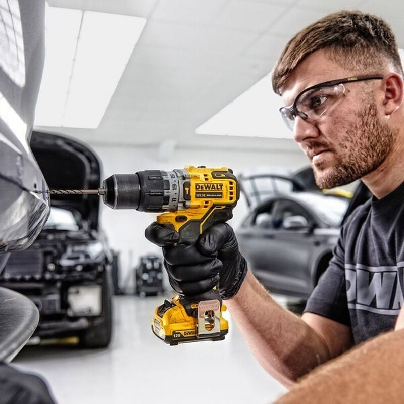 DeWALT - Masina de gaurit si insurubat cu percutie 57Nm,